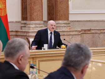 Александр Лукашенко: предложенные поправки в Конституцию Беларуси вызвали живой интерес