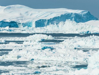 Гренландия с 2002 года потеряла 4700 гигатонн льда