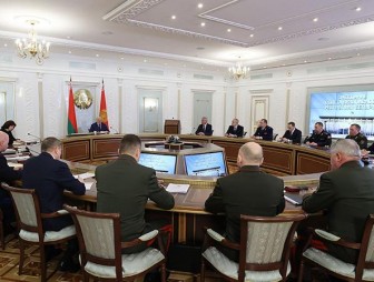 Александр Лукашенко: положения обновленной Конституции обеспечат развитие Беларуси в условиях вызовов и угроз