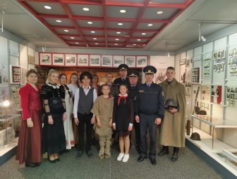 Сотрудники Мостовского отделения охраны посетили школьный музей в Лунно