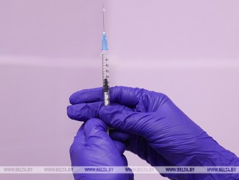 Пиневич: разработка отечественной вакцины от COVID-19 идет по графику