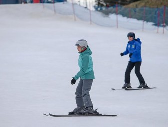 Медик рассказал об опасности неумелого катания на лыжах