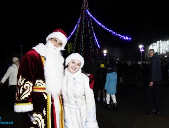 Волшебство новогодней ночи в Мостах оценили гости из Российской Федерации
