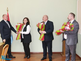 В Мостовском райисполкоме поздравляли с заслуженным признанием учреждения образования
