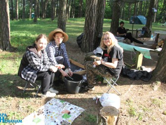 Студэнты-гісторыкі з Гродна ў міжрэччы Нёмана і Зяльвянкі знайшлі шмат артэфактаў з эпохі неаліту