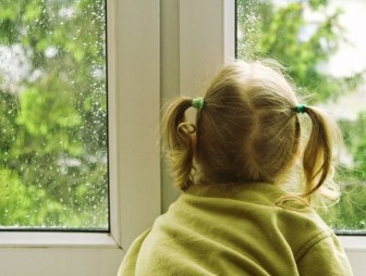 Открытое окно – опасность для ребёнка, предупреждают мостовские спасатели