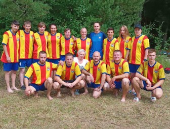 Мяч, грязь, адреналин! Команды мостовчан – призёры чемпионата Гродненской области по болотному футболу