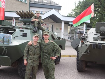Выставка военной техники поразила мостовчан