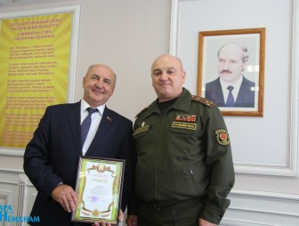 Генеральный директор ОАО «Мостовдрев» Сергей Ососов награждён Грамотой Министерства обороны Республики Беларусь