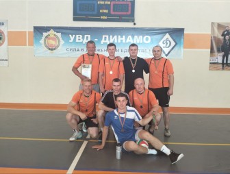 Мостовская команда РОВД заняла второе место в областных соревнованиях по волейболу