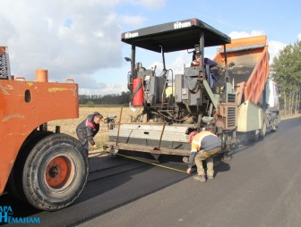 На Мостовщине идёт активный ремонт автомобильных дорог и улиц населённых пунктов