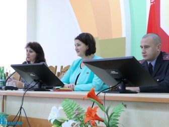 Принципы социальной безопасности обсудили в коллективе Мостовского райисполкома во время Единого дня информирования