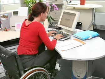 Найти работу, пройти обучение, открыть свое дело. Какие возможности для трудоустройства предлагают людям с инвалидностью в службе занятости