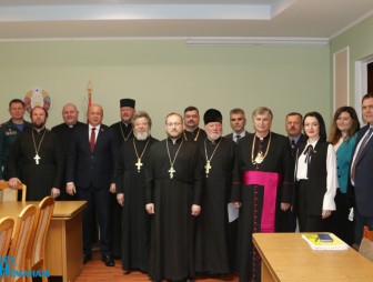 В Мостовском райисполкоме состоялась встреча со священнослужителями