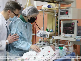 Еще одна спасенная жизнь. Врачи РНПЦ детской хирургии провели уникальную операцию новорожденной
