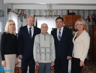 Ветеран Великой Отечественной войны Николай Бобко встречал гостей