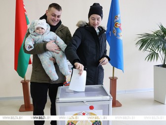 Лукашенко отметил неожиданно высокую явку на прошедших выборах депутатов