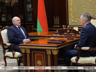 'Героизм знаю. А вот где плохо?' Лукашенко принял с докладом управляющего делами Президента Назарова