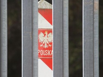 Белорусские военнослужащие обнаружили два трупа беженцев и избитого иностранца на границе с Польшей и Латвией