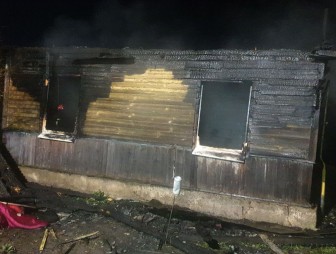 В Мостовском районе горел жилой дом