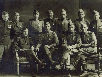 Мостовчан приглашают подарить музею фото военных лет из семейного архива