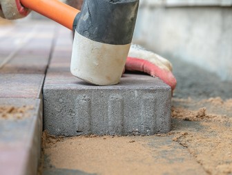 Работы по благоустройству на проспекте Юности временно приостановлены