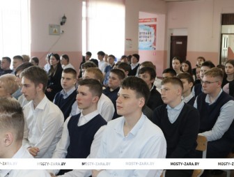 Творческий проект «Восемьдесят ангелов» был реализован в средней школе №2 г. Мосты имени Героя Советского Союза В.П. Жукова