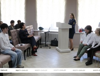 Найти точку опоры: встреча накануне летних каникул с несовершеннолетними, состоящими на учёте в ИДН, и их родителями состоялась в Мостах