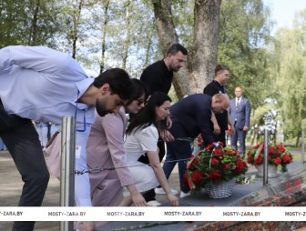 «Нас объединяет общая память» – участники IV Съезда малых городов посетили мемориальный комплекс «Шауличи»