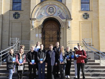 Молодежь Гродненской региональной таможни помогла в благоустройстве территории храма в честь Собора Всех Белорусских Святых в Гродно
