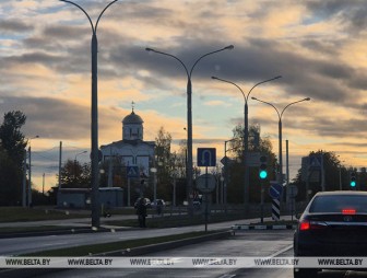 Православные верующие празднуют Покров Пресвятой Богородицы