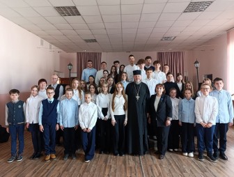 Мостовским школьникам о святости отцовства и материнства