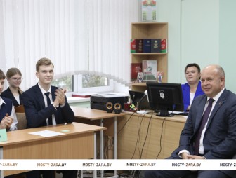 Узнайте, какие вопросы были заданы учащимися пятой городской школы главе району Андрею Санько