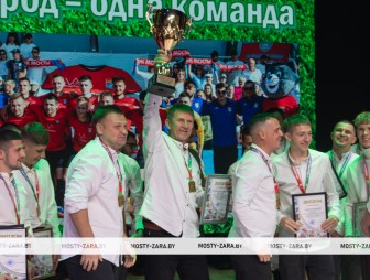 «Золотая» осень ФК «Мосты». В Мостах отпраздновали чемпионство местной команды по футболу