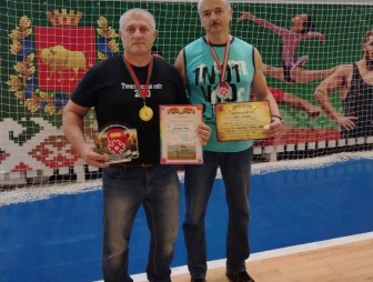 Гиря с золотым отливом: рассказываем об успехе мостовских атлетов на гиревом марафоне в Новогрудке