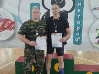 Мостовские гиревики – серебряные призёры «Новогоднего кубка в Марьиной Горке»