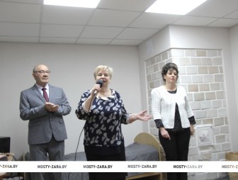 Музыка и песни звучали для пожилых