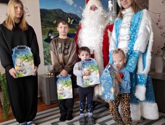 Мир светлеет от чудес: ЗАО «Гудевичи» сделало краше новогодние праздники для воспитанников дома семейного типа