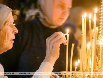 Православные верующие отмечают Усекновение главы Иоанна Предтечи