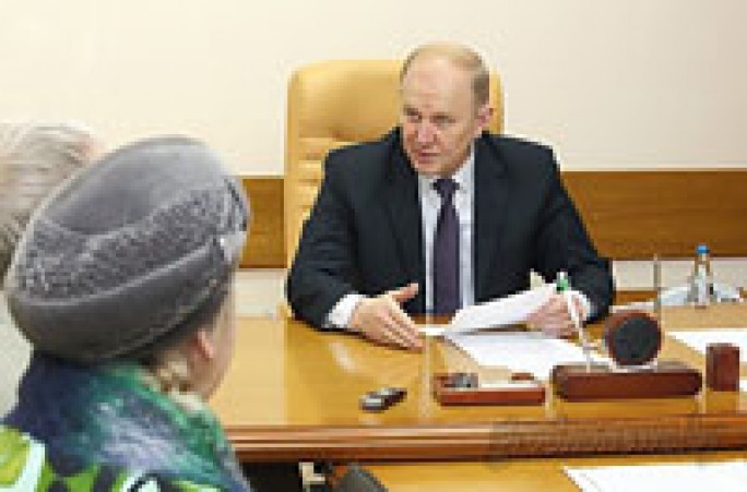 Председатель облисполкома Владимир Кравцов сегодня провел прием граждан