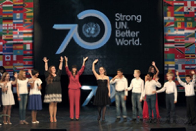 Праздничный концерт в честь 70-летия Организации объединенных наций прошел в областном драматическом театре