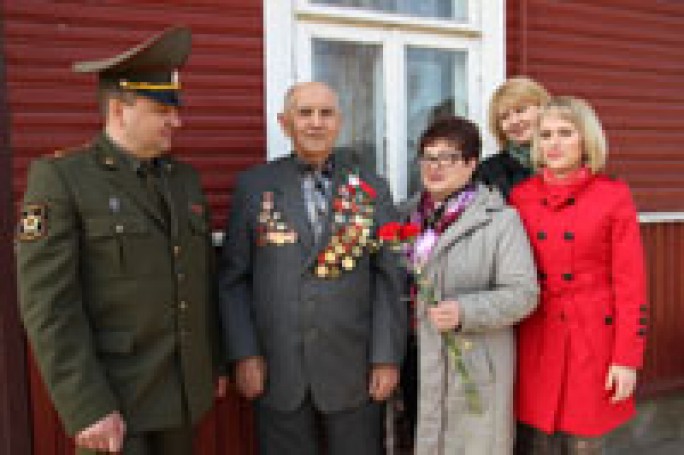 В Мостах 2 апреля участник Великой Отечественной войны Константин Федорович Кучун отметил 90летний юбилей