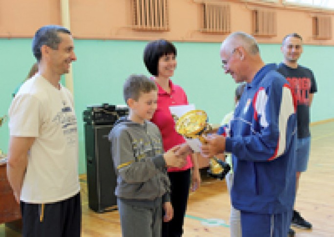 Всей семьёй в спортивный зал