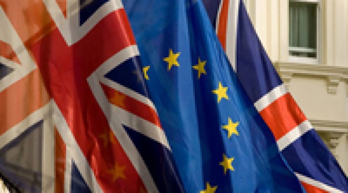 ЕС согласился на блокирование Лондоном доступа мигрантов к пособиям