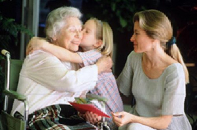 Старость надо уважать, пожилым всемерно помогать