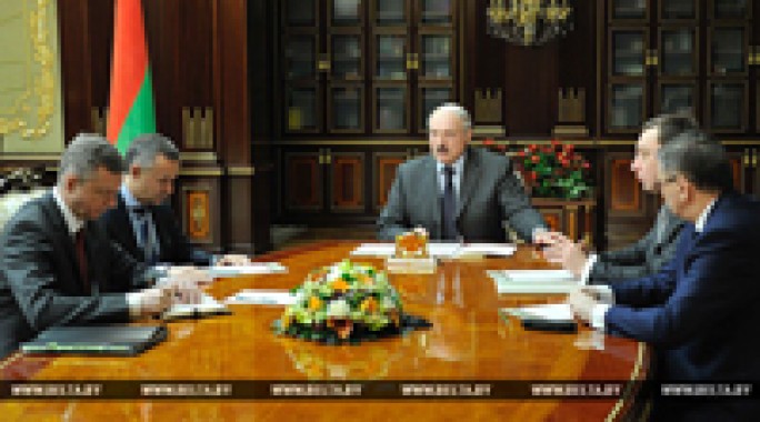 Лукашенко: в этом году мы сделаем все шаги для равных условий торговли ИП и госструктур