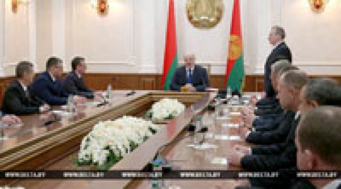 Лукашенко требует от чиновников железного порядка и дисциплины
