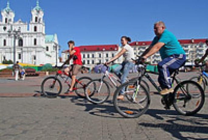 Мэр Гродно проехал по городу на велосипеде: «Проблемы есть, но не все так плохо»