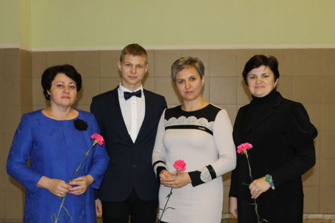 В День матери в Мостовском районном центре культуры состоялся праздничный концерт
