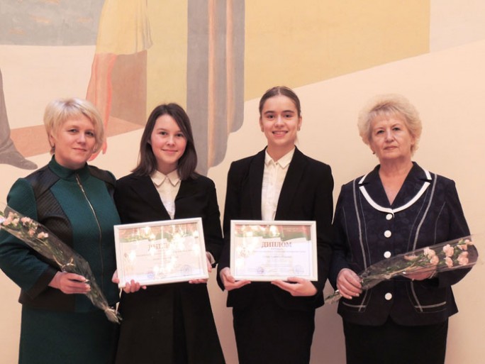Мостовчанки Надежда Сивец и Ольга Роуба награждены премией имени Дубко